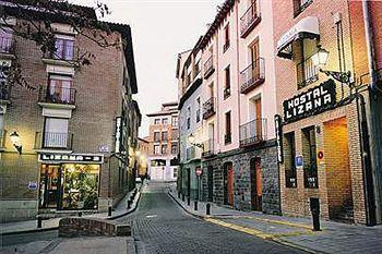 Hostal Lizana 2 Huesca Exterior photo